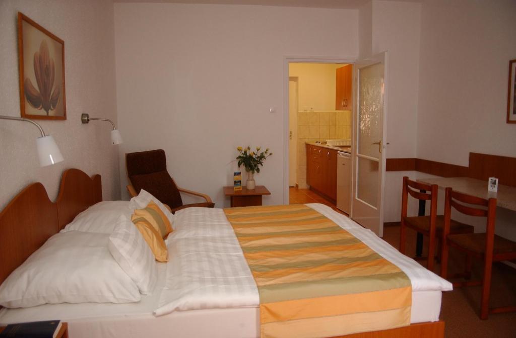 Siesta Club Apartman Harkány Kamer foto