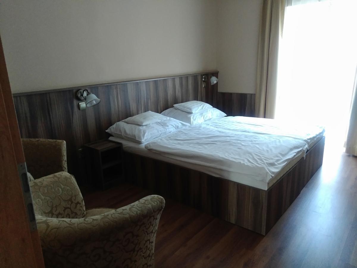 Siesta Club Apartman Harkány Buitenkant foto