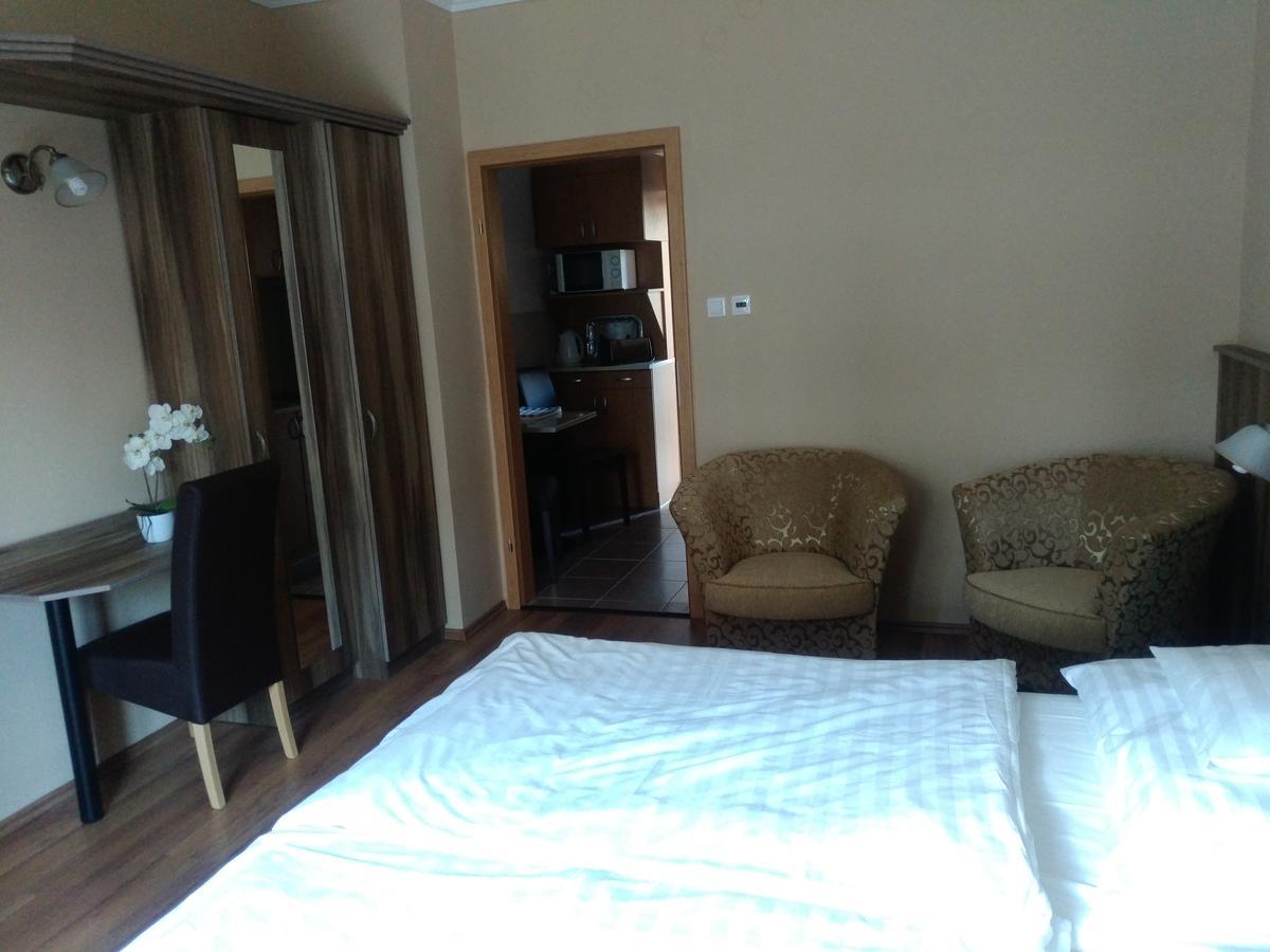 Siesta Club Apartman Harkány Buitenkant foto