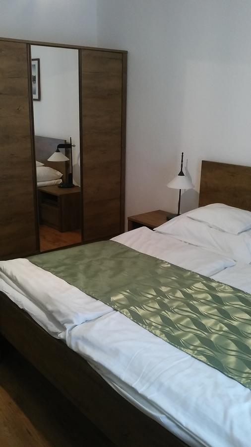 Siesta Club Apartman Harkány Buitenkant foto