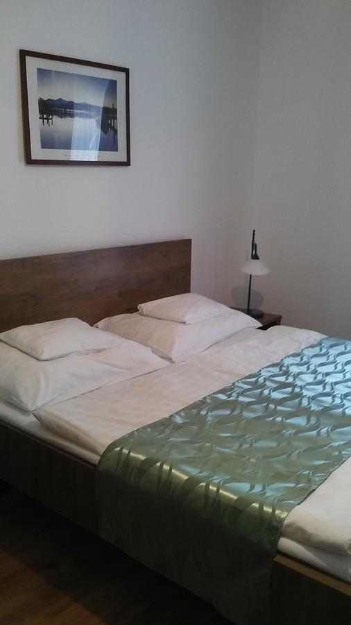 Siesta Club Apartman Harkány Buitenkant foto