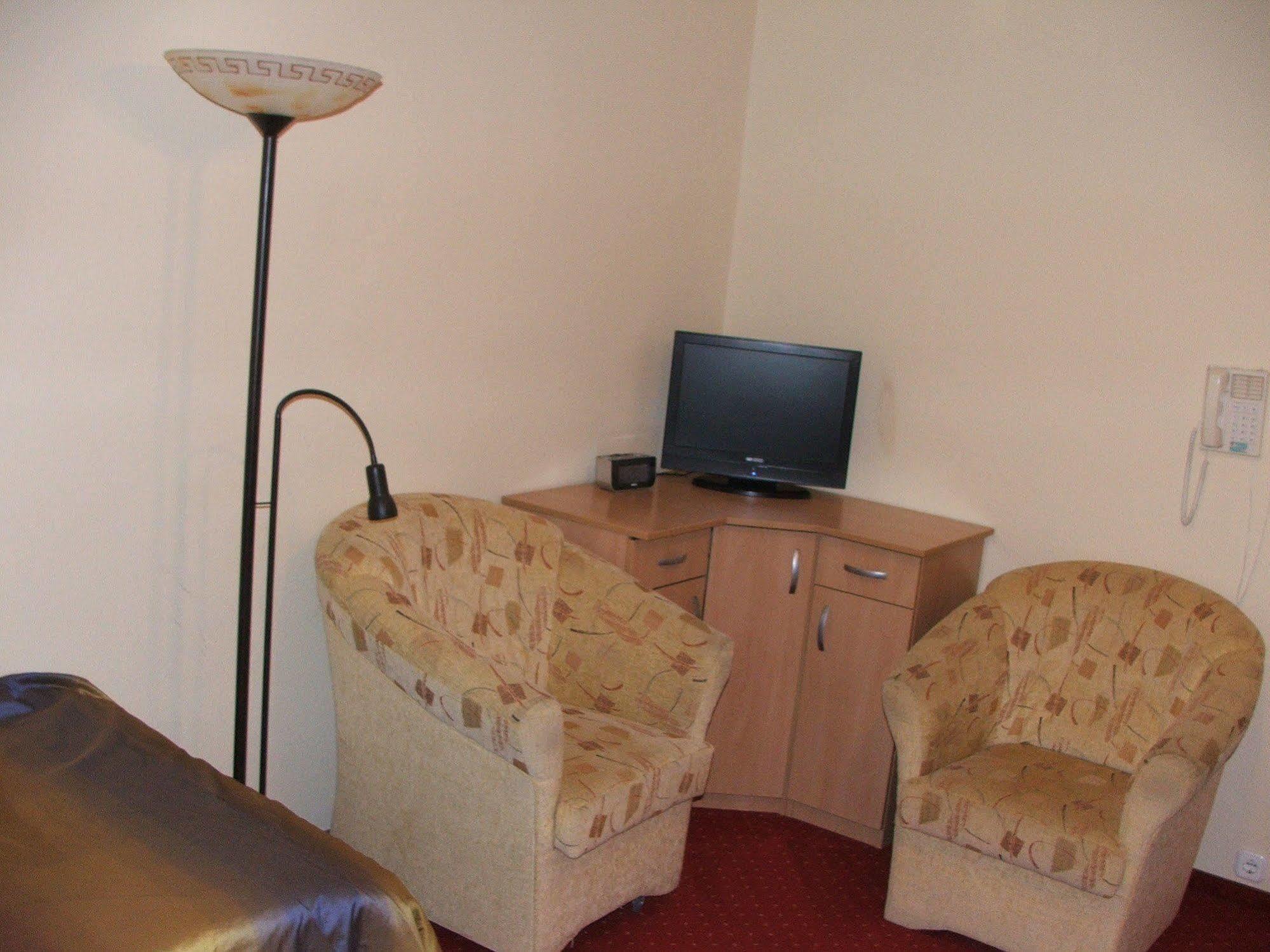 Siesta Club Apartman Harkány Buitenkant foto